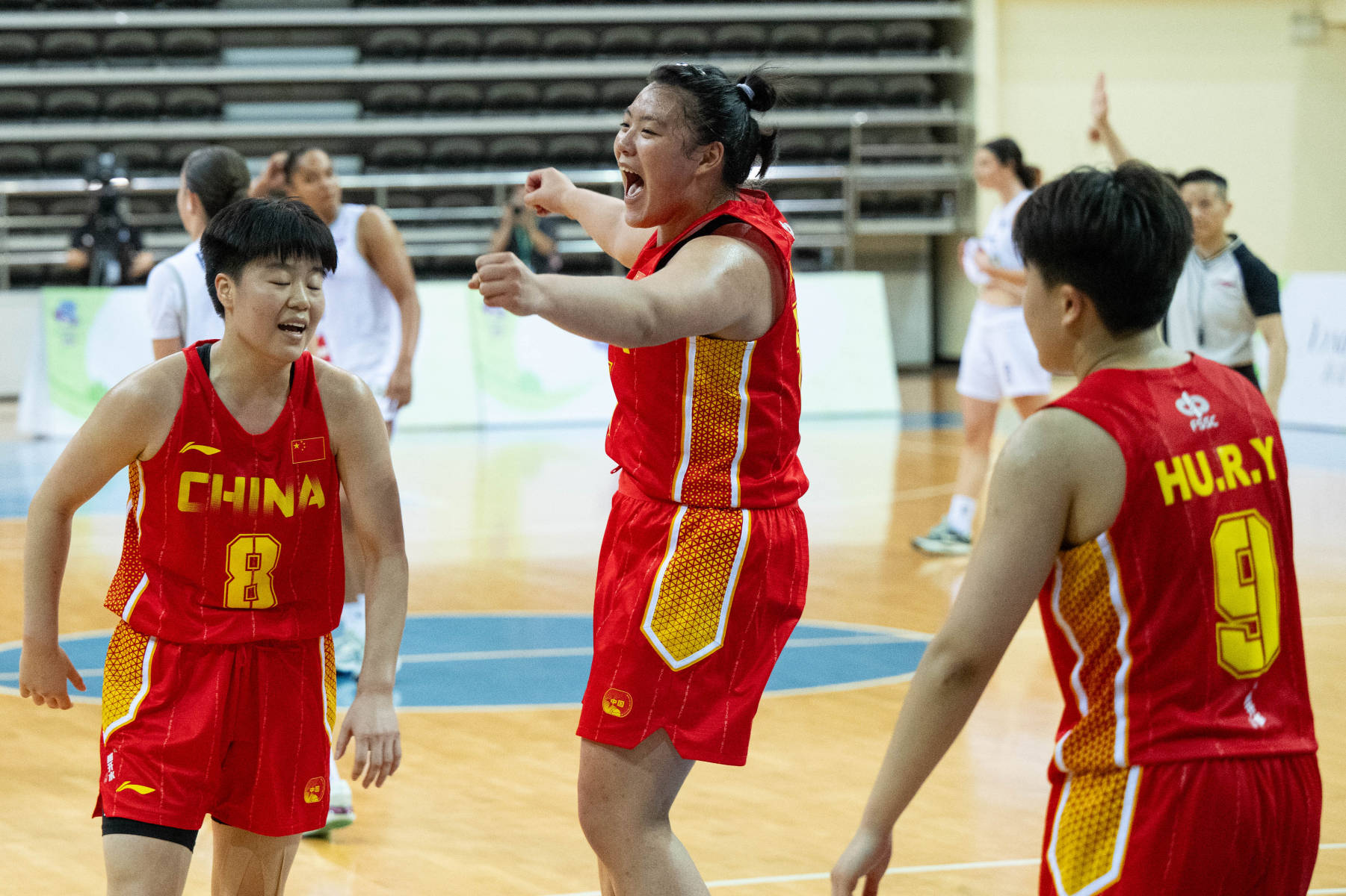 高中女子篮球赛美篇图片