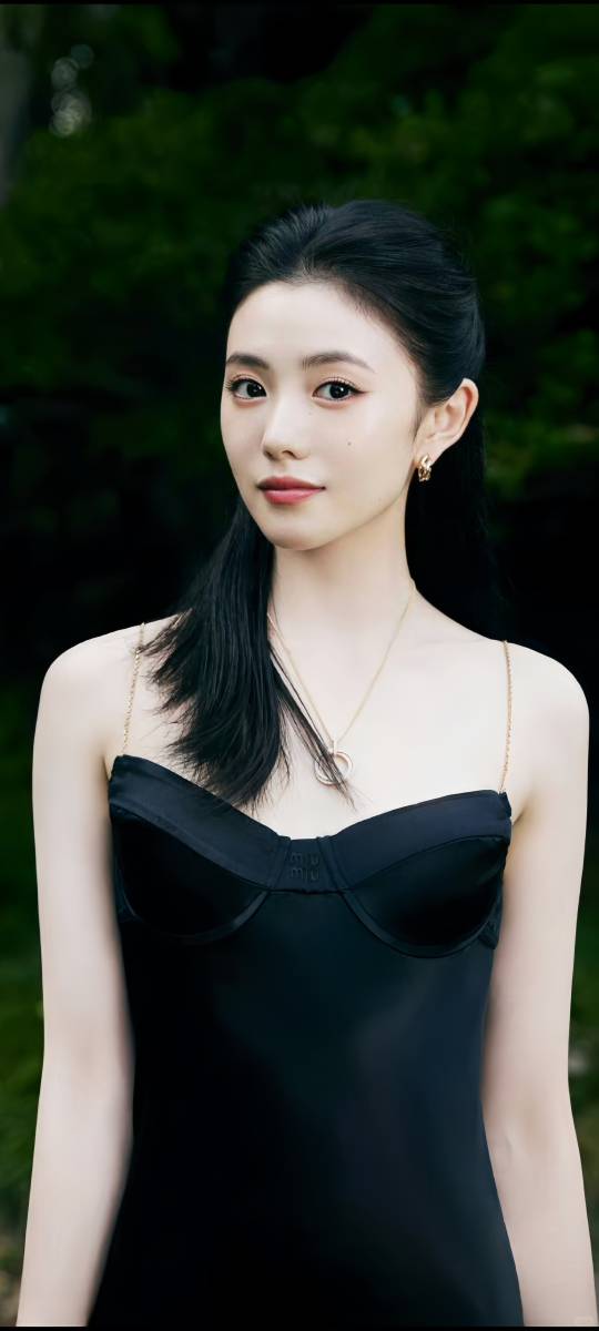 刘浩存的高清性感写真女神来了