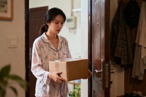 富印新材：隐性关联交易、重资产效率存疑、存货计提受关注