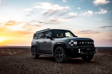 捷途旅行者新车被多人投诉爆漆 厂家称裂纹是鸟