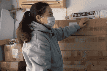 离异女子被网友承诺等年入百万就结婚 全部身家