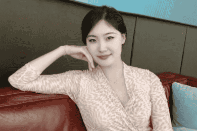 “变美”梦碎女子做医美手术后右胸疑似坏死 院
