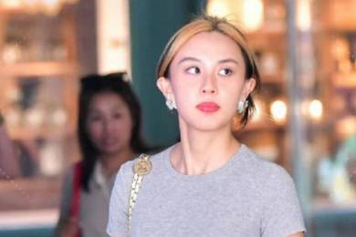 儿子牙齿矫正已2年，去别的医院一检查，当妈的