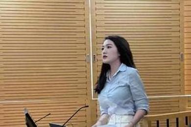 女子在维也纳酒店使用浴巾掉出拆封情趣用品：物