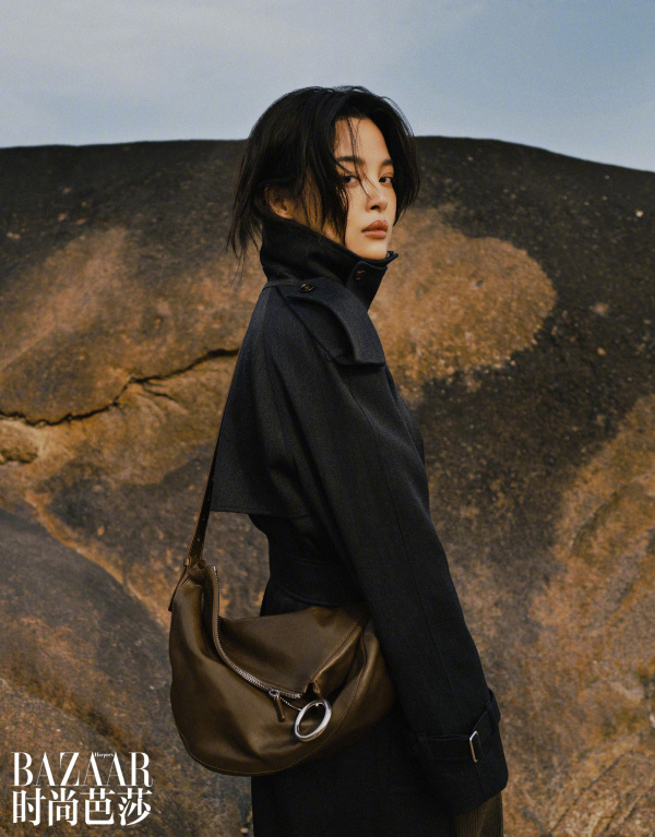 李嘉格浪姐舞台又稳又好听时隔五年再登台依旧亮眼