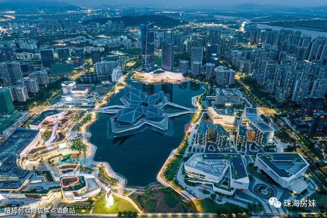 滨海商务区内规划有 3 大酒店用地,8 大区域商业用地;78约5分钟步行