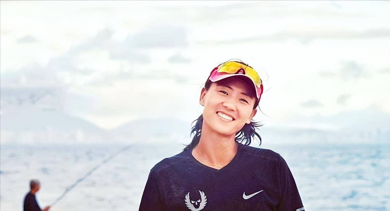 昔日的泳坛一哥张琳,牵手排球女神薛晨,如今发福转型当解说员_中国