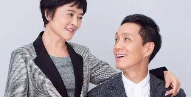 原创国内12对丁克明星夫妻,各有各的理由,周润发张卫健值得称赞_孩子