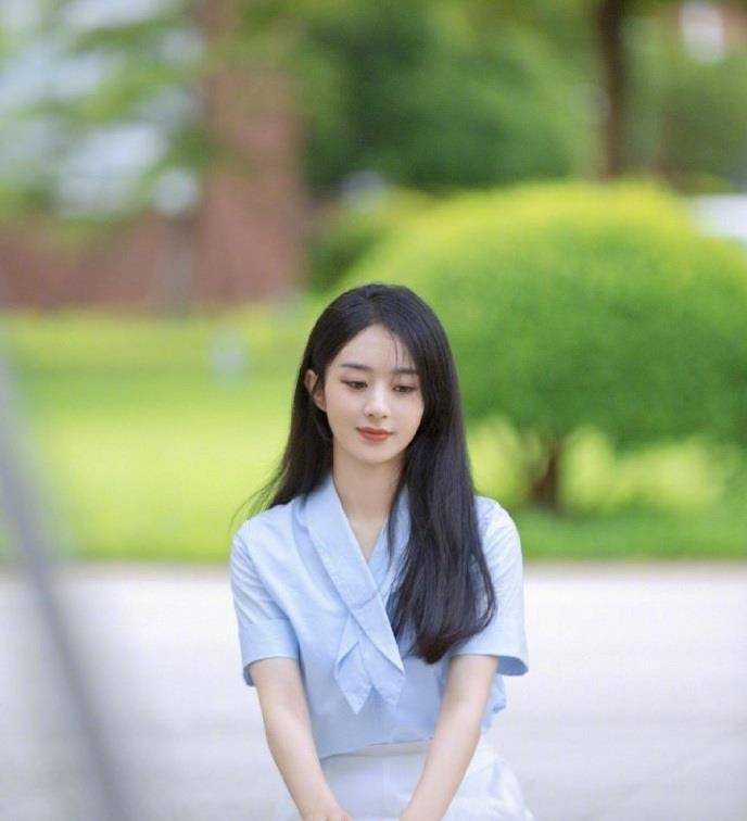 2022春夏最时髦发型出炉,赵丽颖,辛芷蕾爱不释手,换发型如换脸_短发