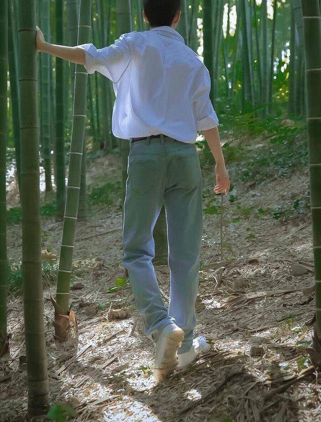 原创肖战彻底转型?阳光少年变寸头大叔,网友:想脱粉?_变化_形象_造型