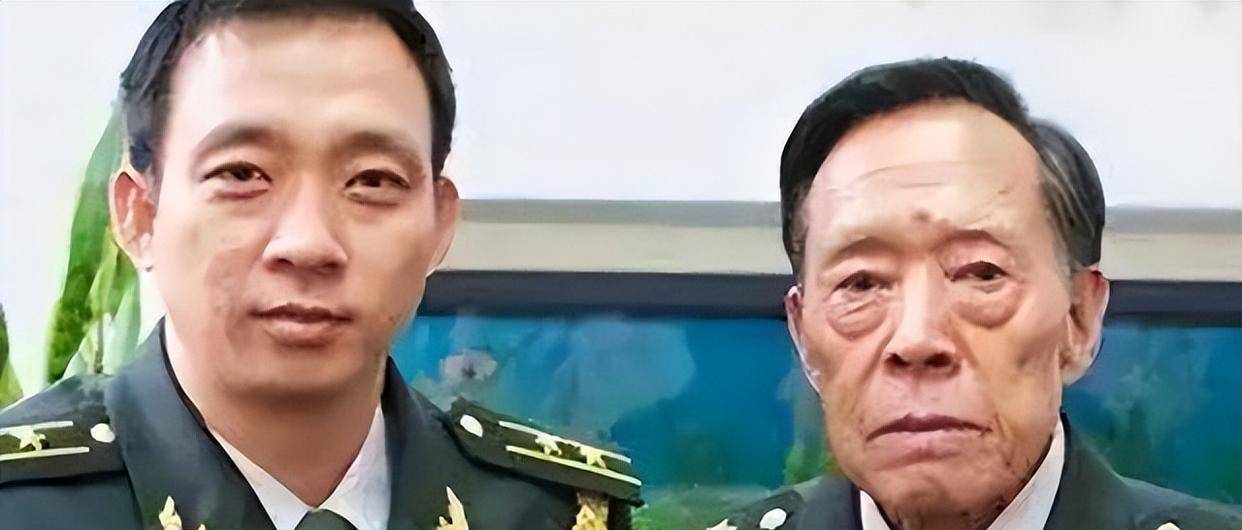 指挥的将军已死亡5年,儿子现在是军队高级干部_董万瑞_董三榕_照片