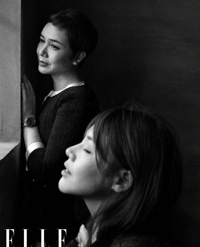 马思纯晒与小姨蒋雯丽黑白大片,两代人同框媲美,眼神都太有戏_眼睛