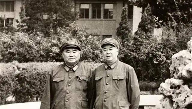 第38军三巨头,两位当大军区司令员,一人当总政治部副主任_梁兴初