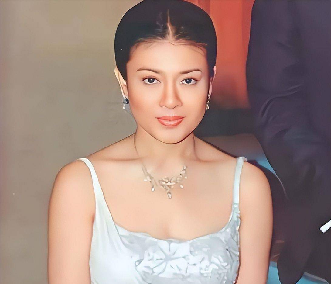 美若天仙的西拉米王妃,却有着一脸凶相的父母,贪心不足害了全家_女儿