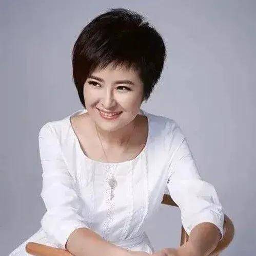 央视美女主持人张灵泉给陈磊投资,5年时间陈磊从月薪5000飙升2.2亿