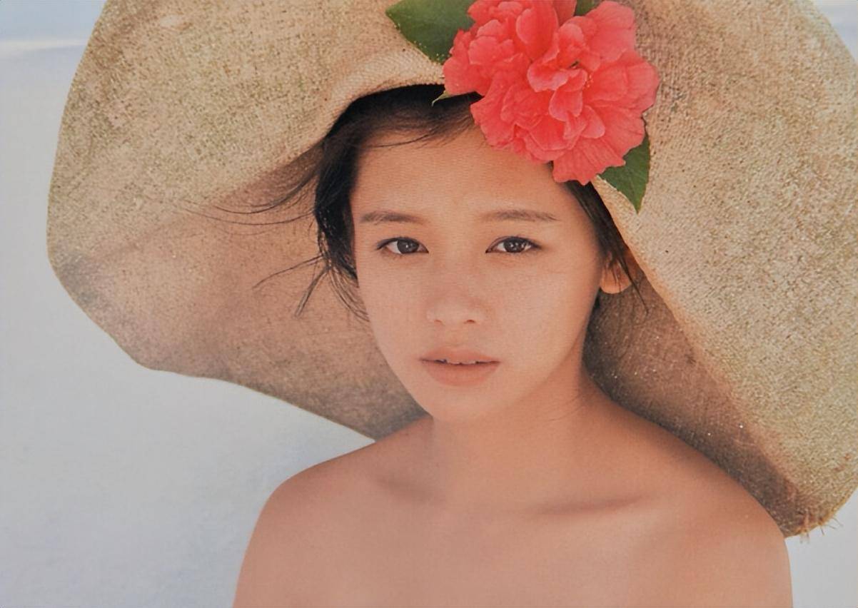 她被誉清纯女神,却自甘堕落玩"多人运动",揭露徐若瑄糜烂生活