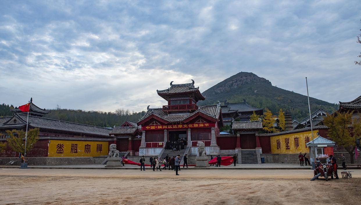 定林寺圆寂在达摩祖师传法慧可之后,他前往熊耳山下的定林寺传法5年.