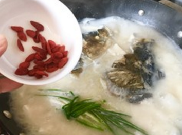 魚頭豆腐湯_料酒_大火