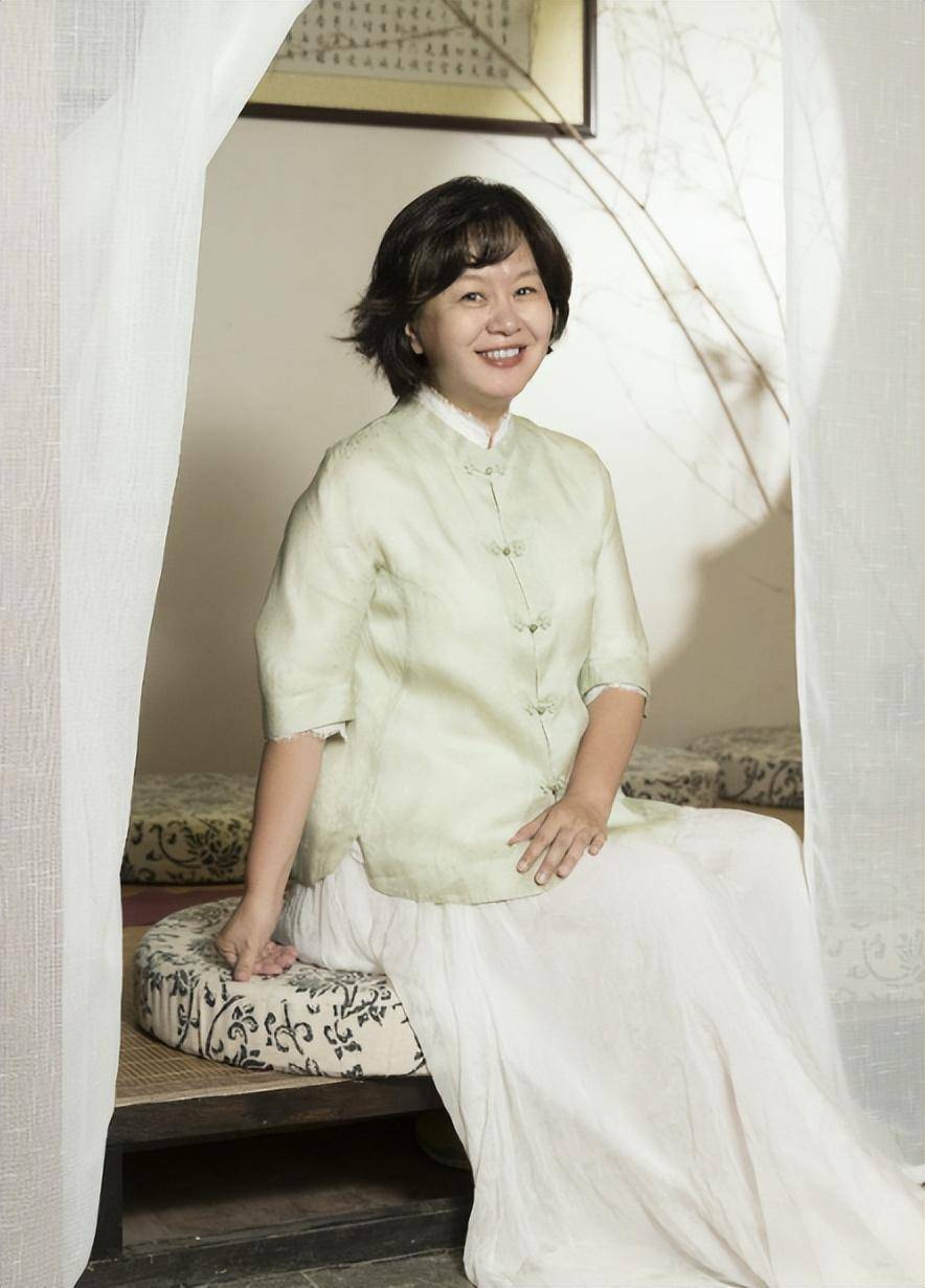 30年后,再看鞠萍与蒋启星的婚姻,才明白离婚是最好