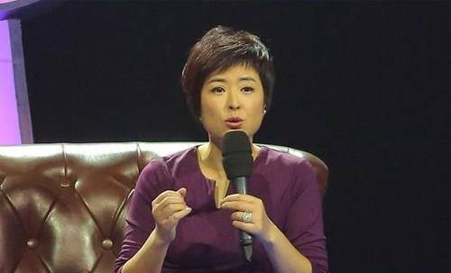 42岁张泉灵离开央视,如今上综艺看着让人心酸_事业_节目_嘴皮子