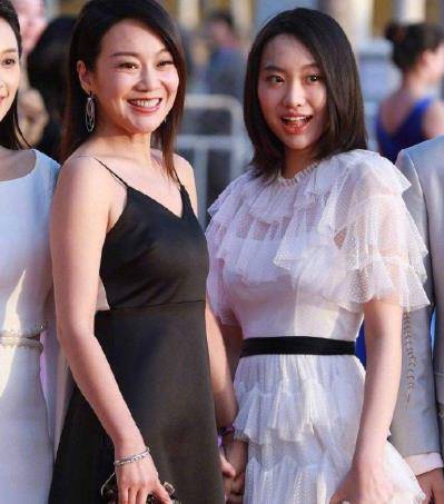闫妮爱情揭秘,分手16年玩恋爱,3任男友皆小鲜肉,今状况如何_角色_丈夫
