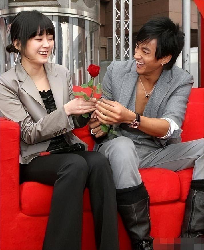 ",刁蛮公主张娜拉与赵丽颖撞脸,大众称:孪生姐妹_何润东_郭德纲_网友