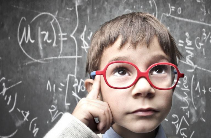 孩子近视多少度就要戴眼镜?眼镜会加深度数吗?_宝宝_习惯_眼睛