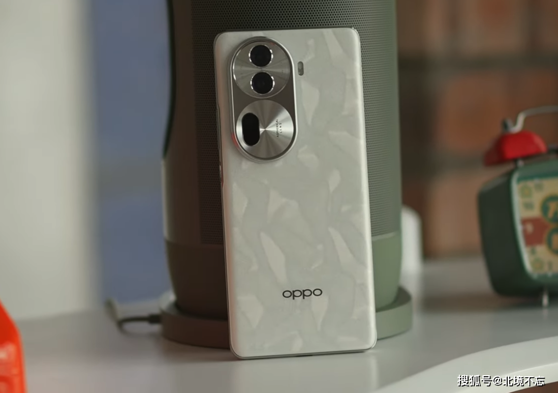 700元,5000万单反级人像三摄,oppo主动调低利润_opporeno_pro_手机