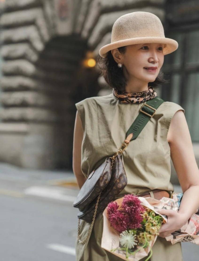 刘雪华才明白:比起装美,直面衰老的女人更耐看有气质_女性_视觉_身材