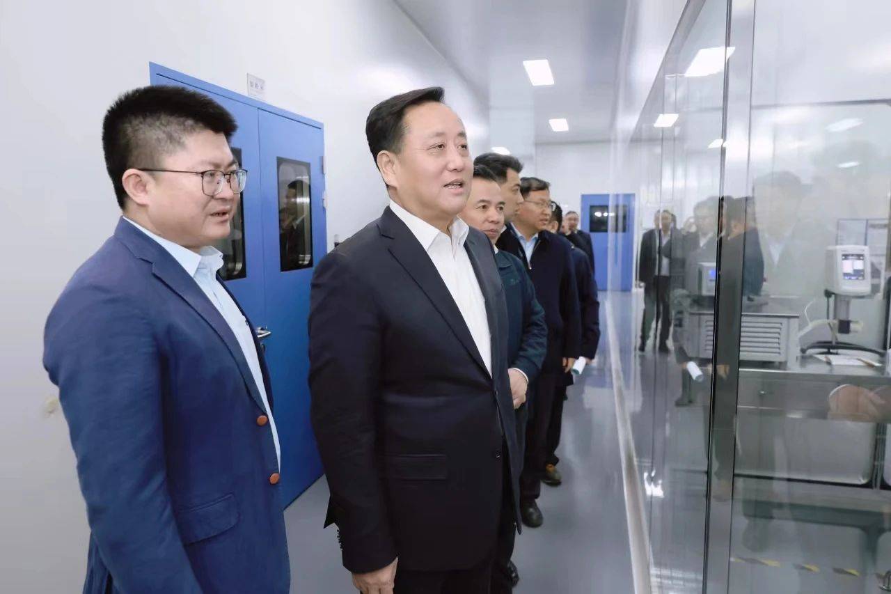 新|松江区委书记程向民走访视察两家"钻石计划"企业_生产_上海市_发展
