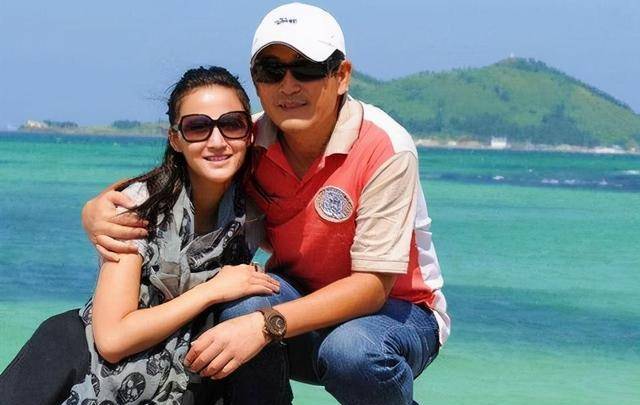 看到袁弘晒老婆,我就想到了痴恋张歆艺七年的王志飞_王海燕_感情_父母