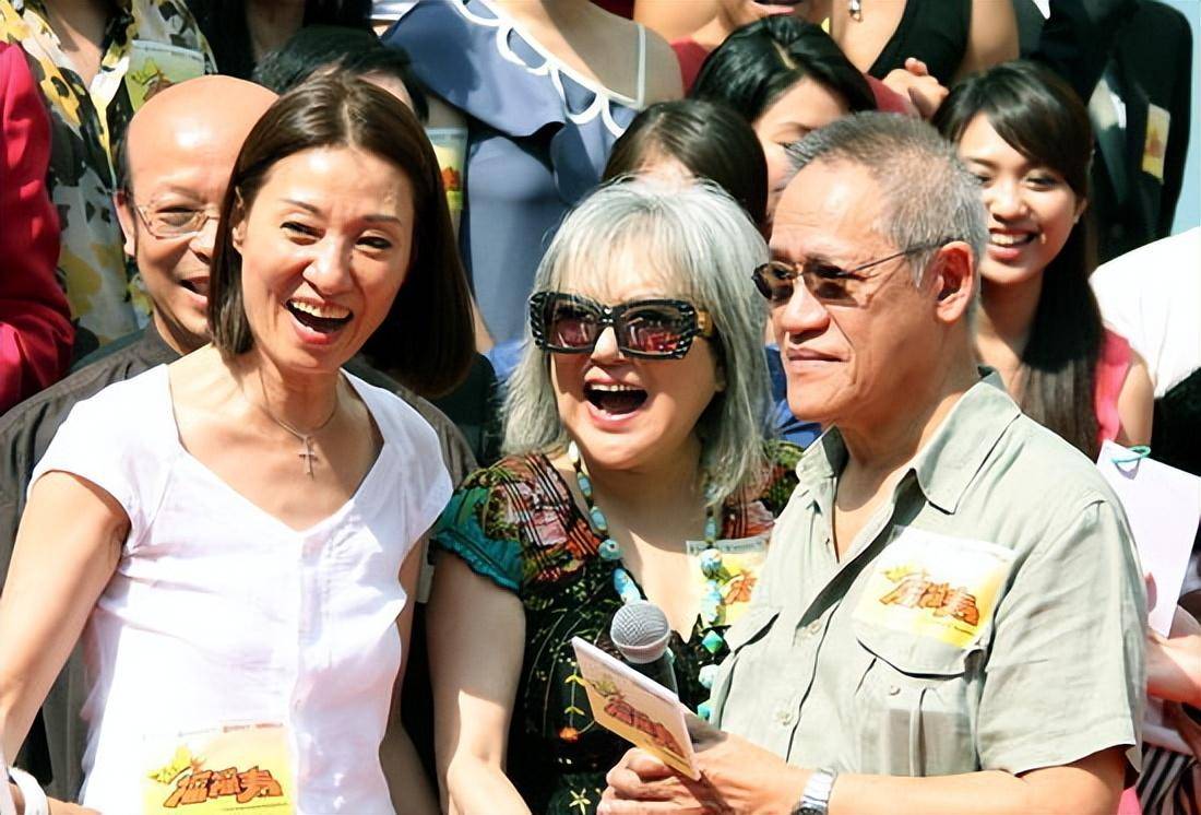 她是"香港第一鬼后",浪女回头事业旺,老公为她散尽家财亦心甘_王小凤