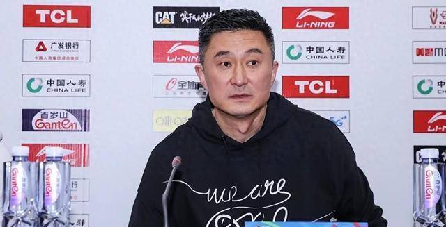 建议宏远立即解雇公开侮辱球员的人,他缺乏尊重_广东队_马尚_球迷