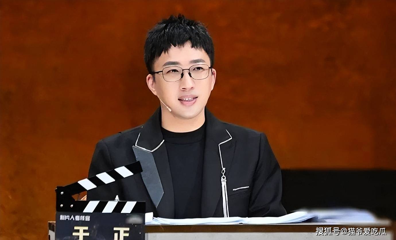 网友曝于正签约男艺人上厕所清人:线索对不上,真的有这个人吗_评论