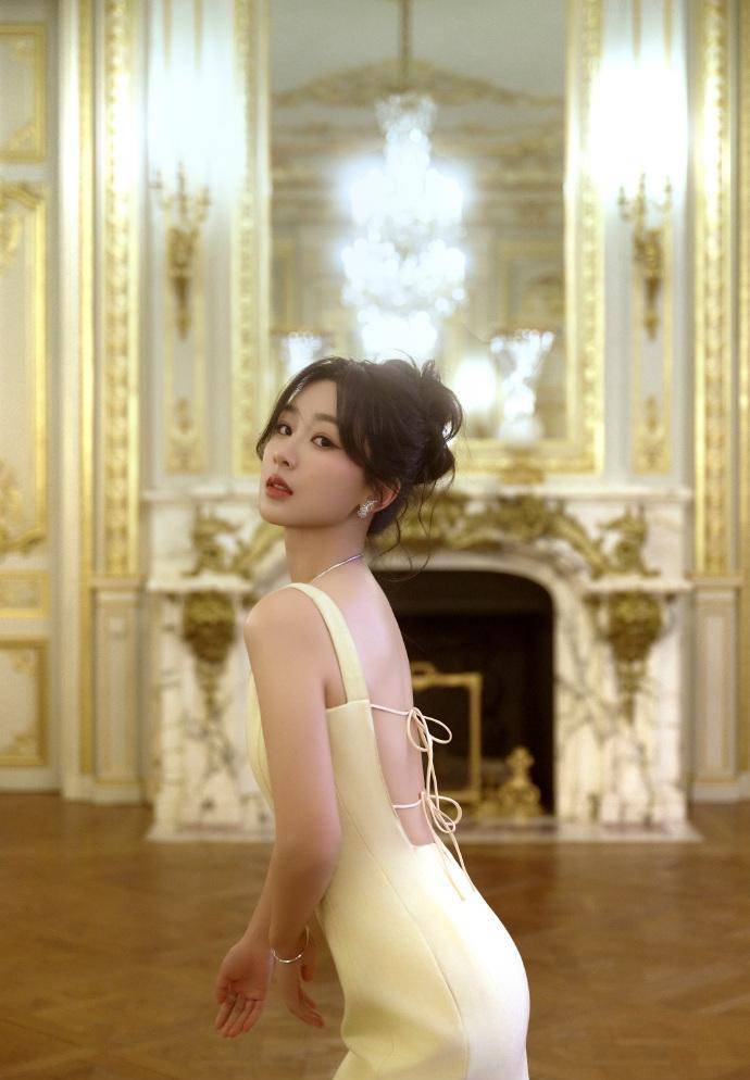 受益巴黎时装周,诠释出高定礼服的精华_造型_好身材_黄色