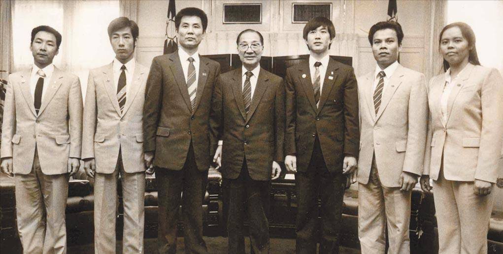 83年,东北小伙劫持飞机叛逃台湾,获1000两黄金,后来怎么样了?