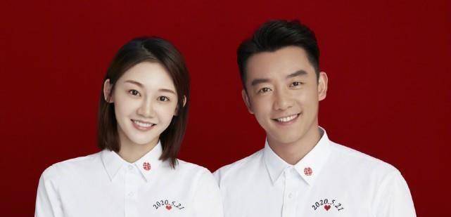 郑恺苗苗结婚一周年,庆祝的方式有点太简单,深夜在牛肉面馆吃拉面