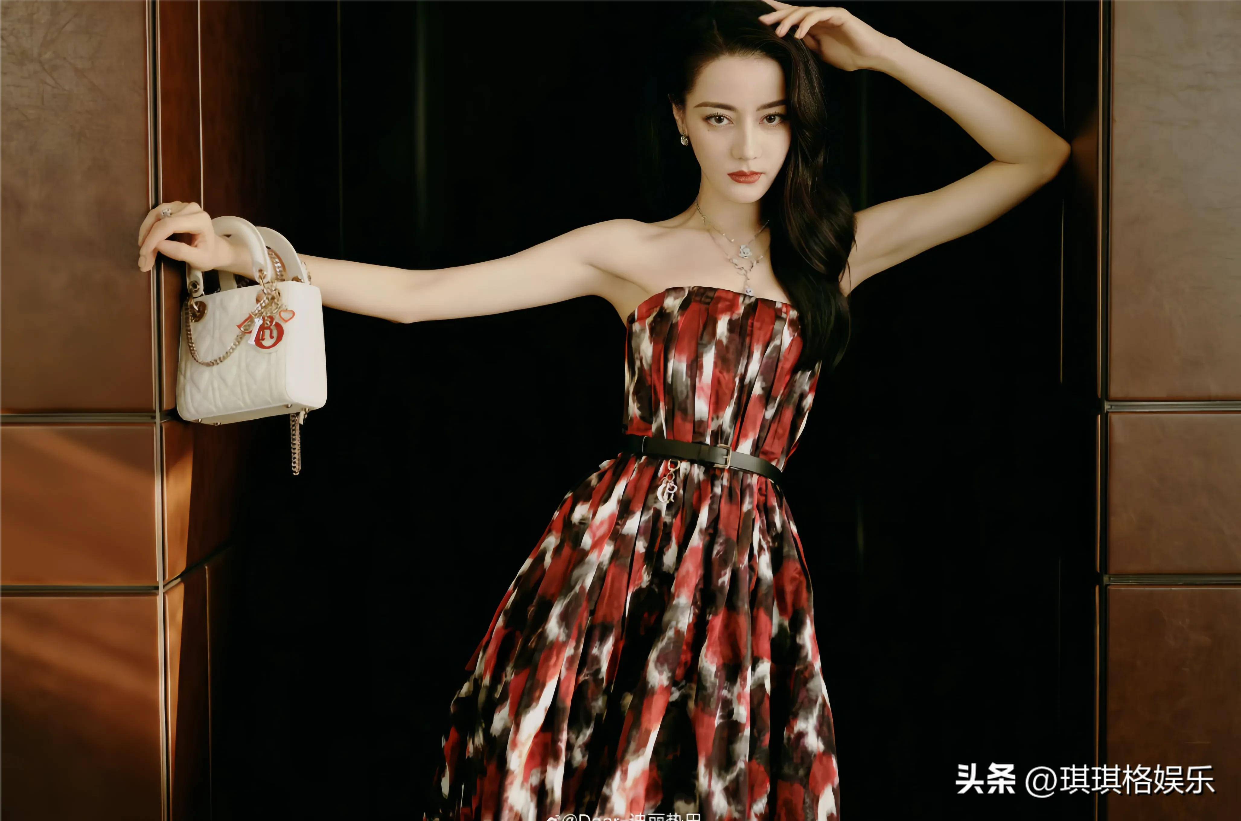 娱乐瓜:杨紫 迪丽热巴 杨幂 鞠婧祎 王一博 陈都灵_视频_夏天_广告