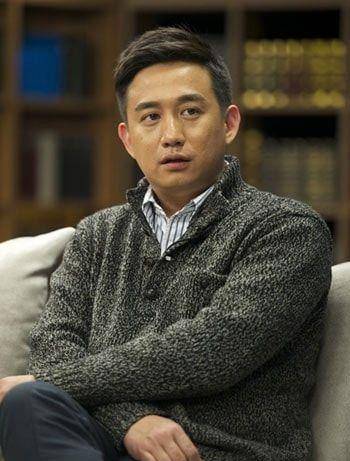 有次在香港拍戏,黄磊对陈数说:咱俩一会牵手出门吧,制造点绯闻_刘若英