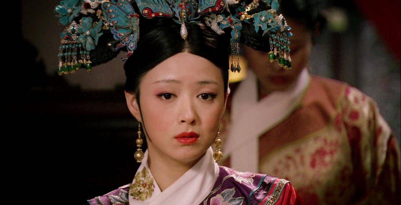 甄嬛传:端妃最恨的两个人,一个是华妃,另一个至死也无法说出口_折磨