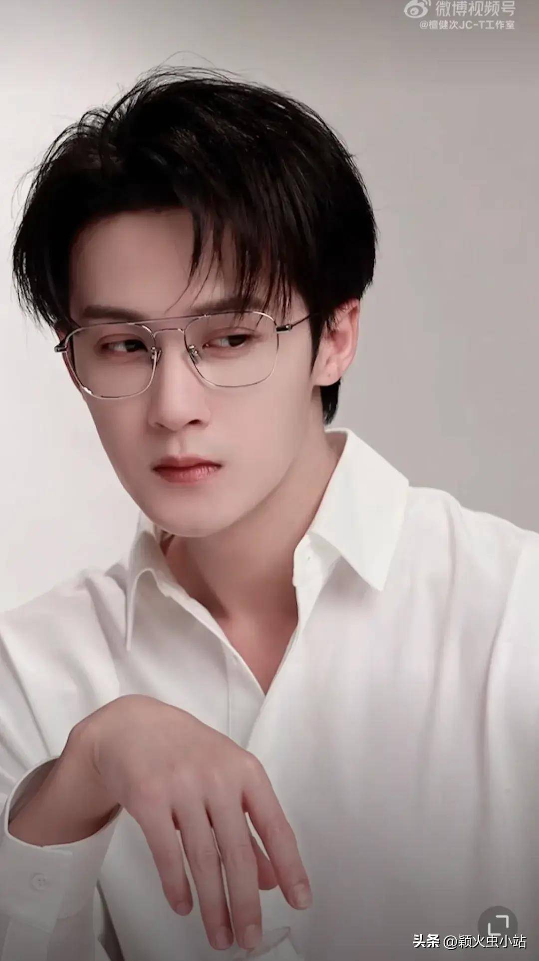 28娱瓜:李现迪丽热巴檀健次关晓彤景甜张晚意李兰迪周也李宏毅_张凌赫