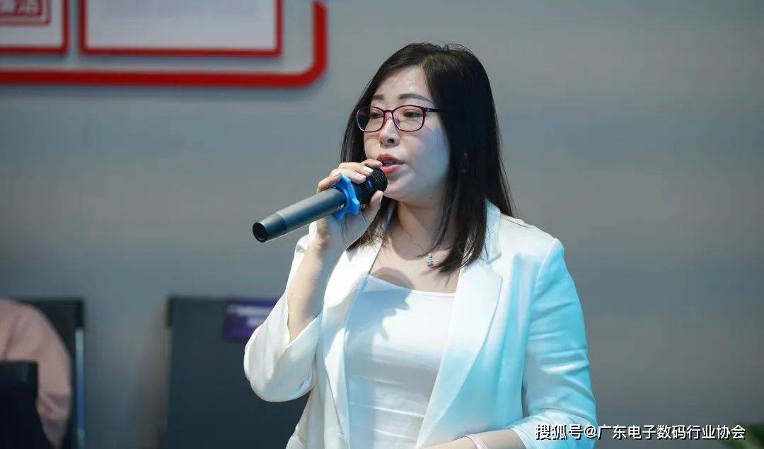 总监占胜▲深圳市华成达电子有限公司总经理郑华清企业互动交流环节