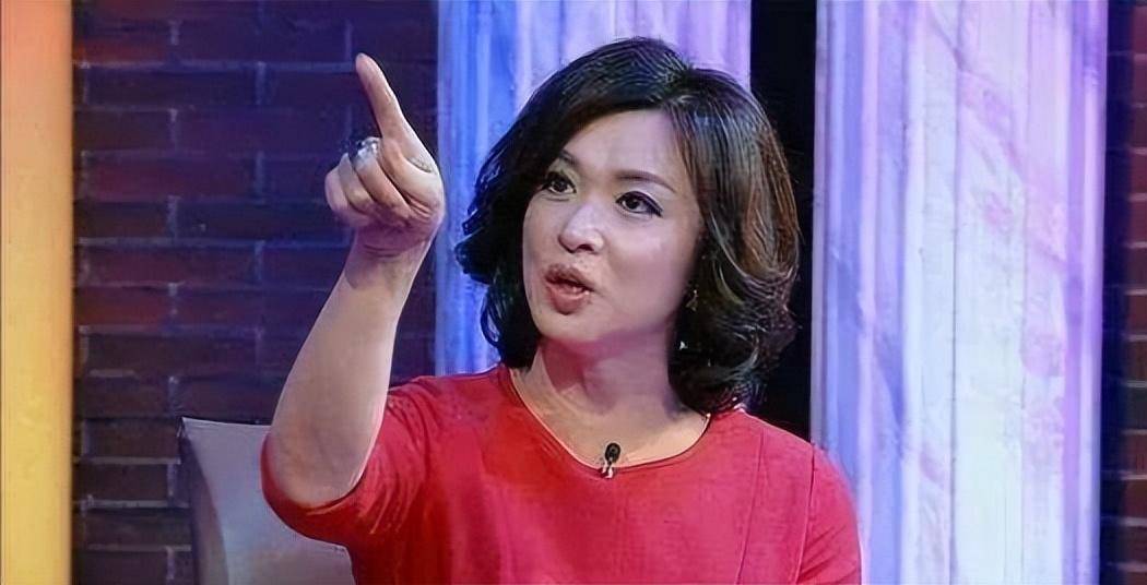 娶过媳妇嫁过人,扛过了流言蜚语:她的一生是别人的两世_金星_小时候