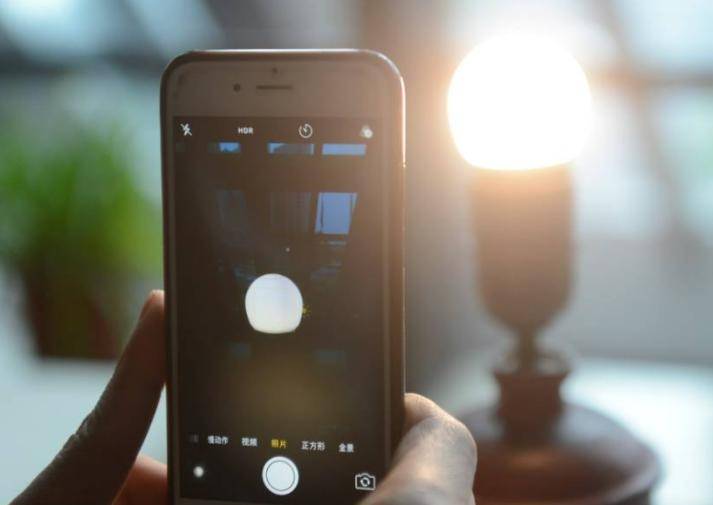 台灯什么颜色的灯光对眼睛好?合适色温的护眼台灯推荐