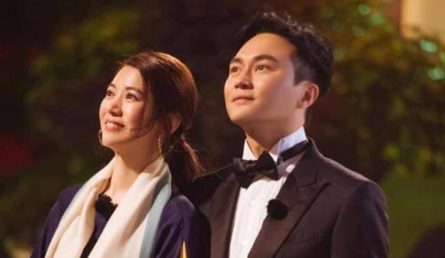 钟南山谈妻子满脸笑容:宠爱妻子,才是一个男人最高级的浪漫_袁咏仪