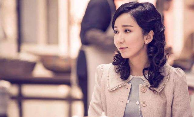 娄艺潇:《爱情公寓》的背后,是她不为人知的跨界全能王_胡一菲_角色