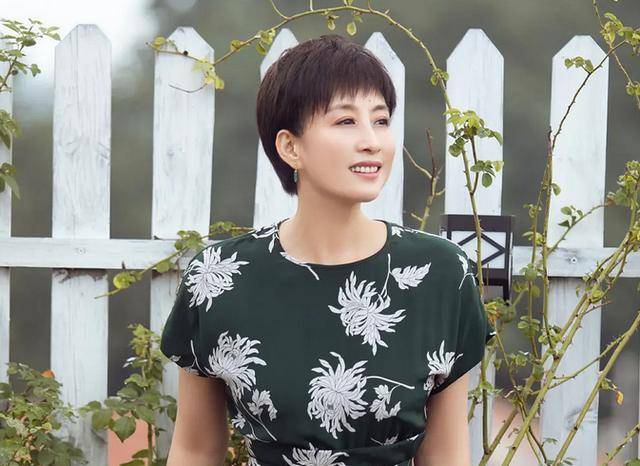 主演现状,多人活成"扫地僧",有人登上福布斯榜_梁冠华_朱媛媛_形象