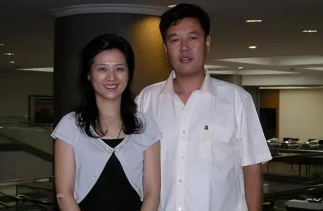 刚生下女儿撒手人寰,葬礼现场众人哭成泪人_王欢_徐涛_生活