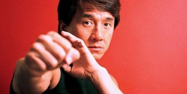 古龙:"大鼻子小眼睛的,拍不了我的作品",如今却成为巨星_成龙_罗维