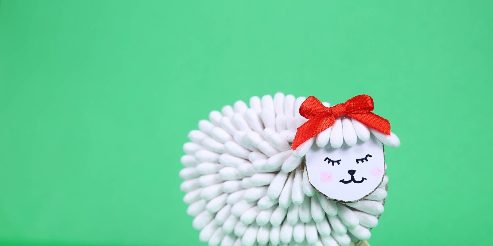 把棉签全部折断粘在硬纸板上,做出可爱卡通小绵羊,好漂亮_部分_要点